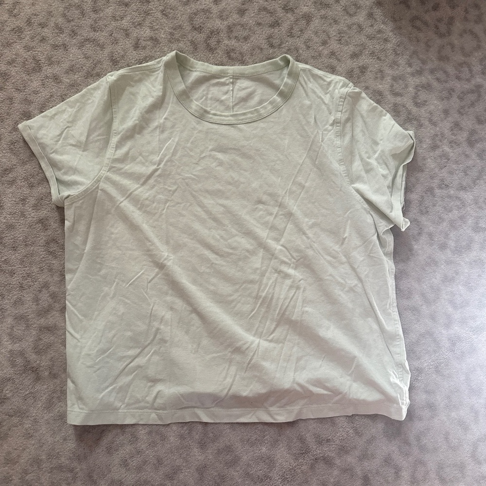 Lululemon t shirt